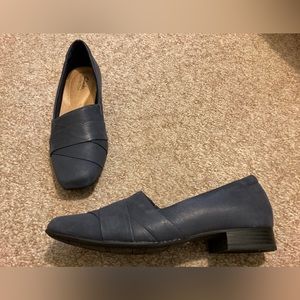 Clarks navy blue loafers size 8 1/2